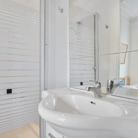 Apartment Charming T2 In The 15th Arr Of - Welkeys Paris